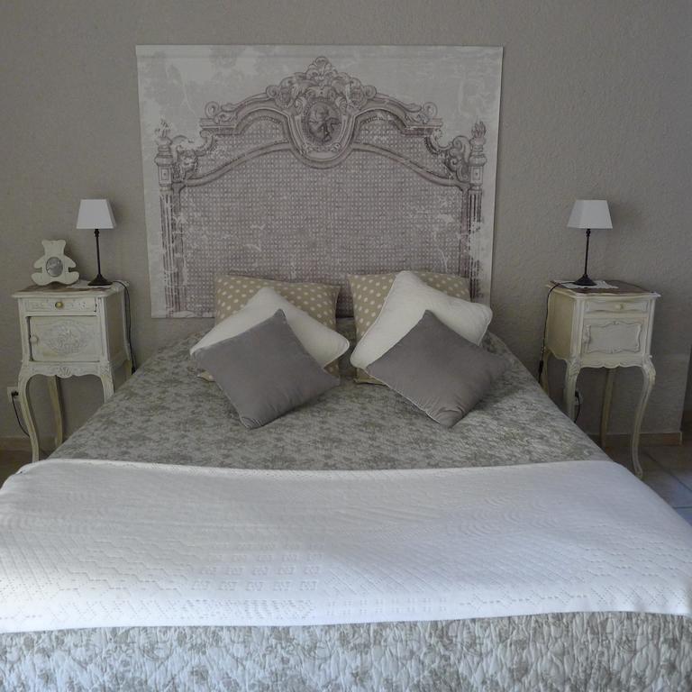 Domaine De La Manse Hotel Villeneuve-de-Berg Cameră foto
