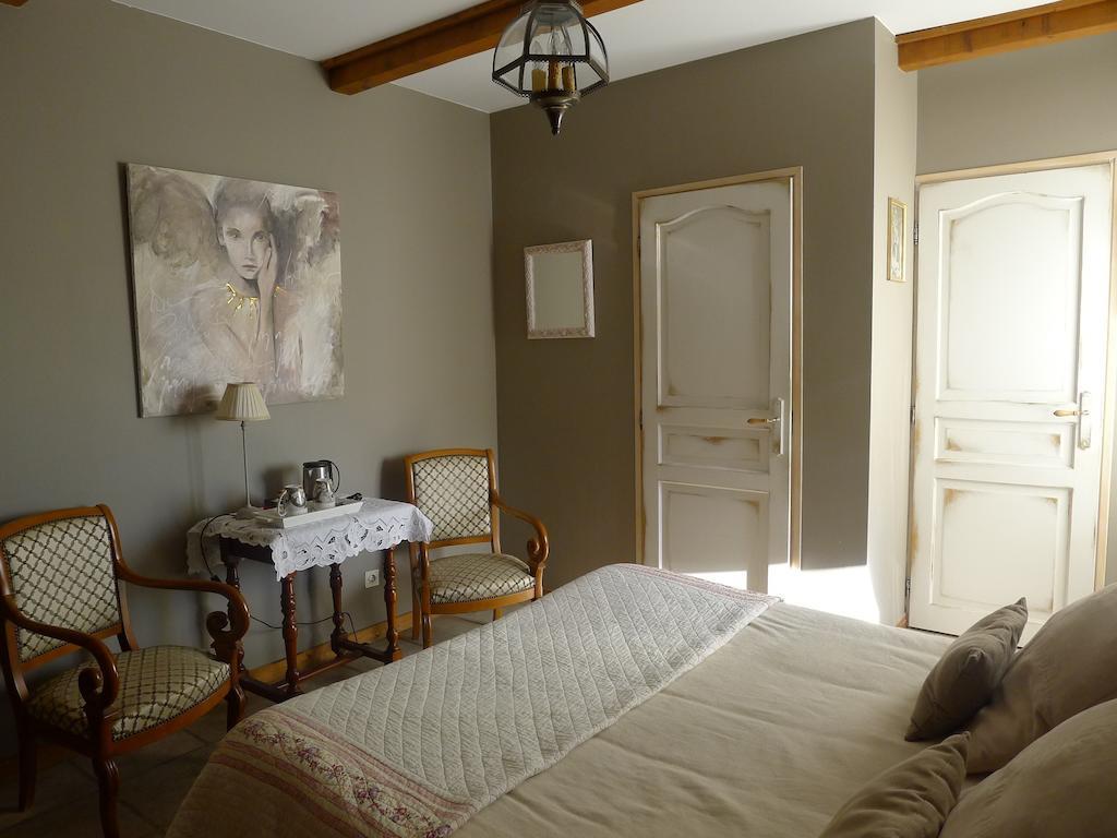 Domaine De La Manse Hotel Villeneuve-de-Berg Cameră foto
